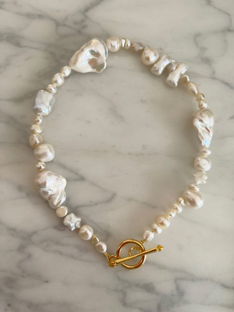 gigi short pearl necklace