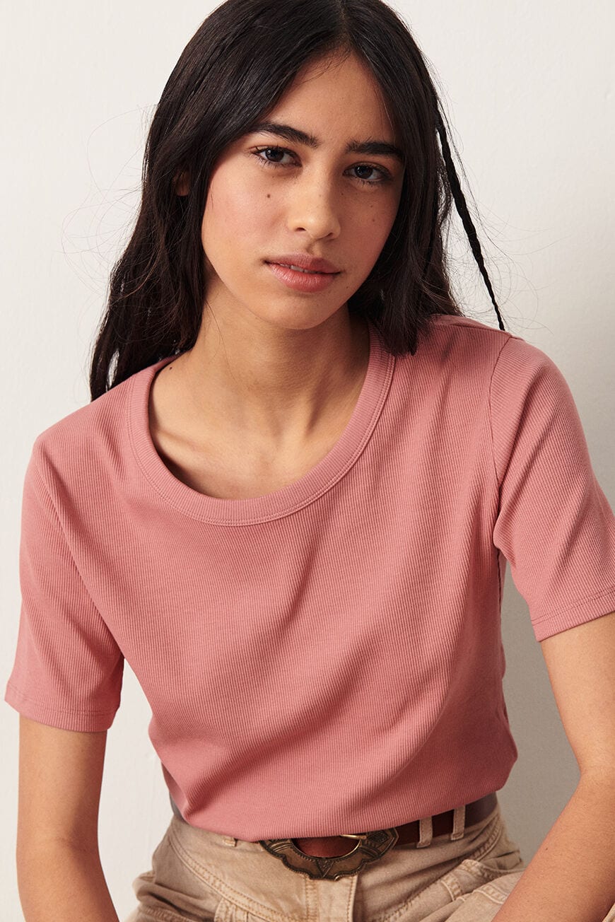 serena pink tee shirt