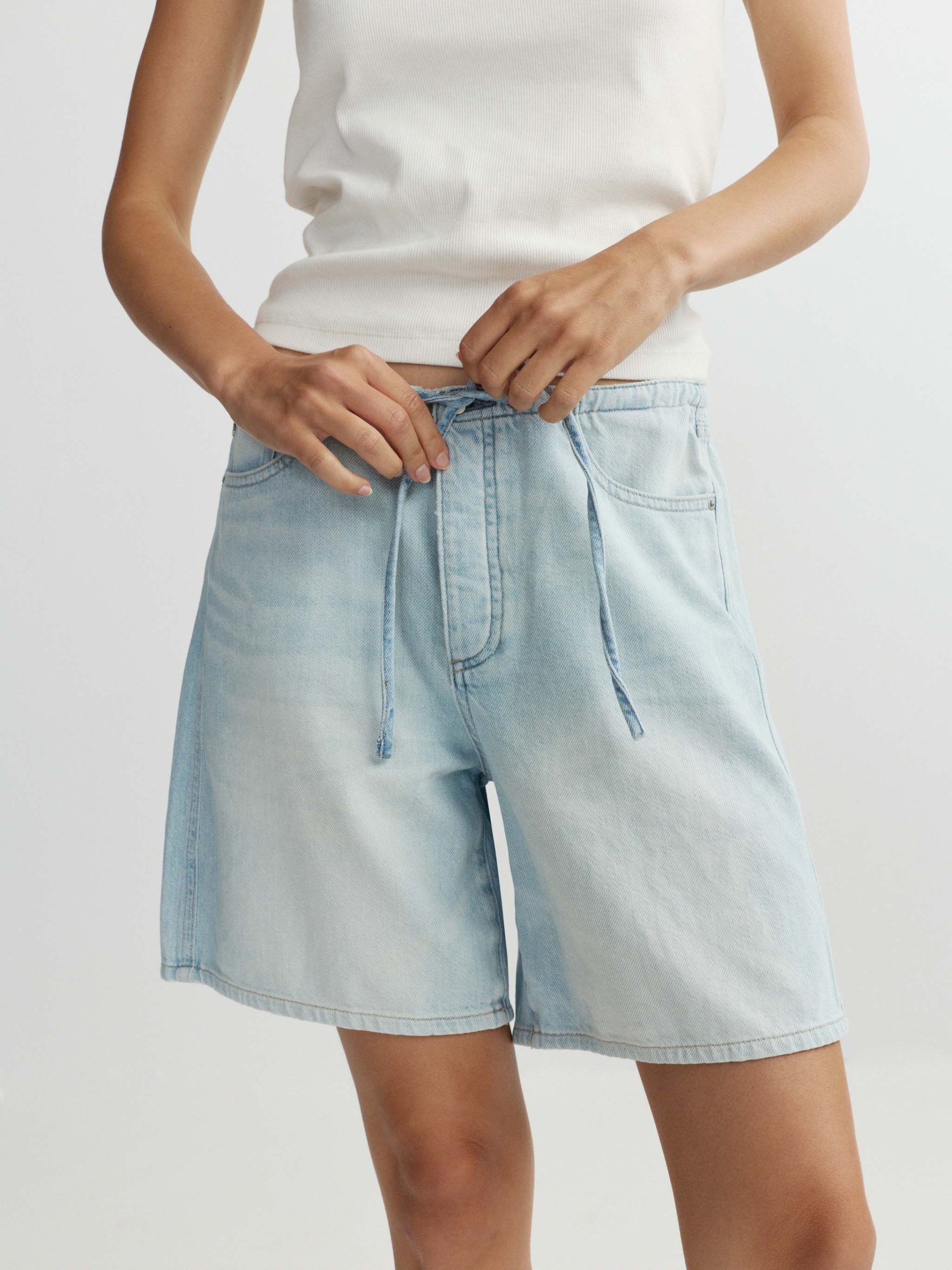 14375_SIENNASHORT_POOLSIDEAURA_036_2048x